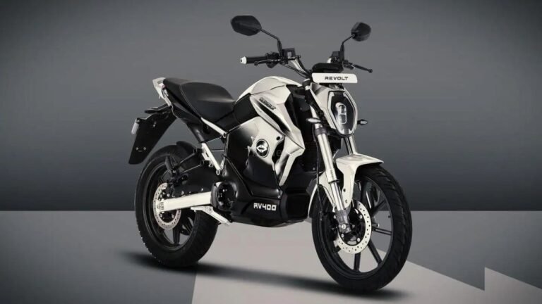 Revolt RV400
